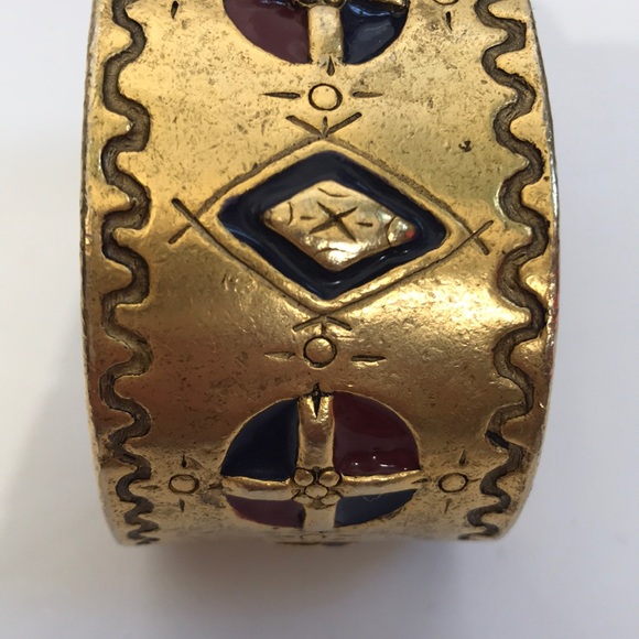 Rustic gold tone cuff bracelet - Picture 4 of 6